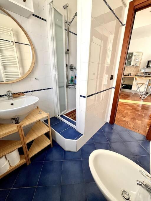 Casa Solymar Lägenhet Vallecrosia Exteriör bild